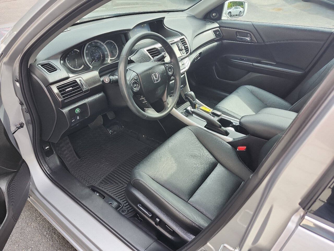 Used 2015 Honda Accord EX-L image 9