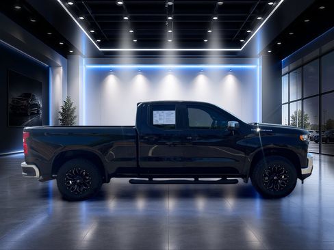 Used 2020 Chevrolet Silverado 1500 LT w/ All-Star Edition RWD image 3