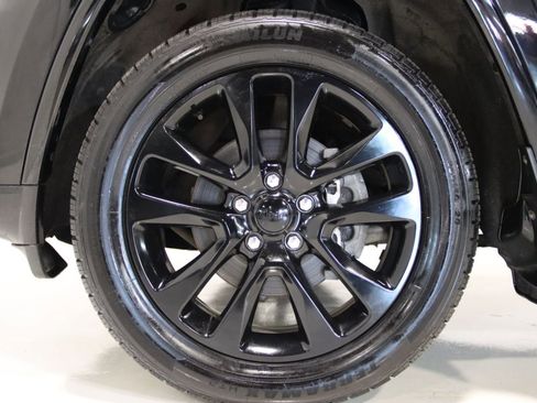 Used 2019 Jeep Grand Cherokee Altitude AWD/4WD image 75