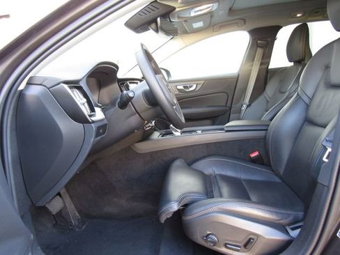 Used 2025 Volvo V60 B5 Cross Country Ultra w/ Protection Package Premier AWD/4WD image 10