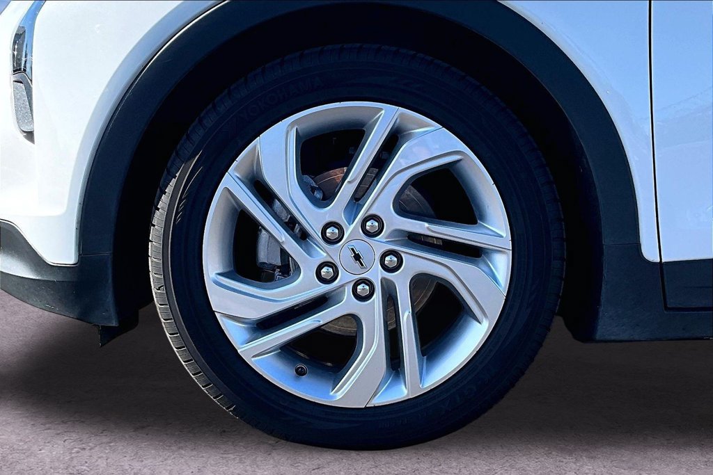Used 2023 Chevrolet Bolt LT FWD image 26