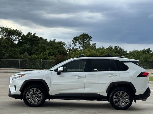 Used 2023 Toyota RAV4 XLE Premium AWD/4WD image 3