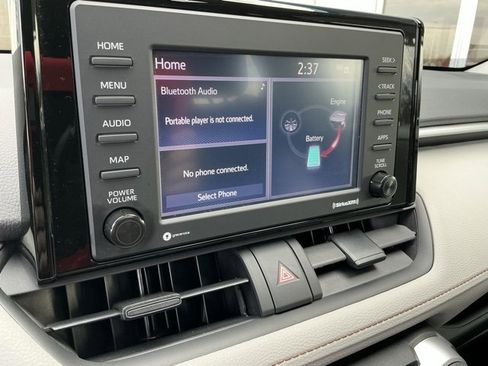 Used 2022 Toyota RAV4 XLE image 26