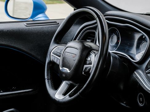 Used 2015 Dodge Challenger SXT Plus RWD image 17