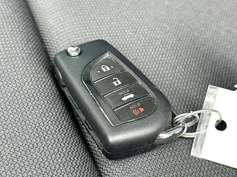 Used 2025 Toyota Corolla LE FWD image 29