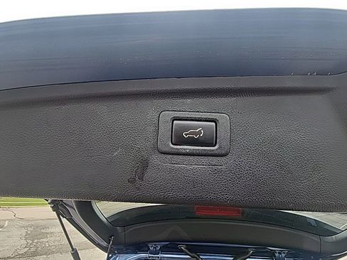 Used 2019 Subaru Outback 2.5i Limited w/ Protection Package #1 image 11