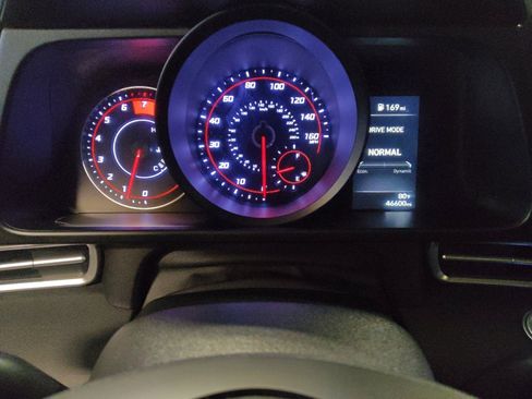 Used 2023 Hyundai Elantra SEL FWD image 23