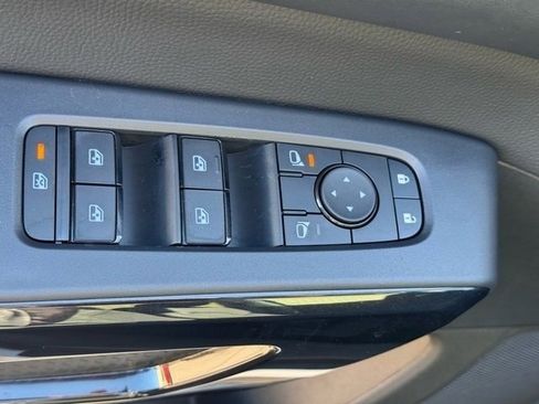 New 2025 Nissan Pathfinder SV image 14