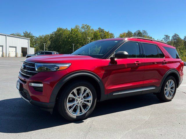 Used 2020 Ford Explorer XLT w/ Equipment Group 202A AWD/4WD image 1