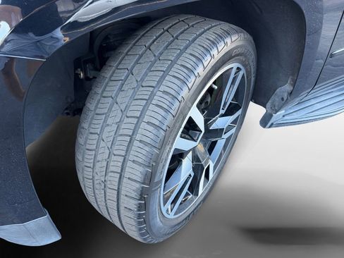 Used 2020 Chevrolet Suburban Premier image 9