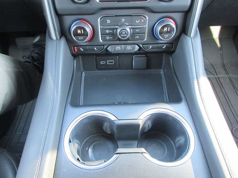 Certified 2024 Chevrolet Suburban Z71 w/ Luxury Package image 31