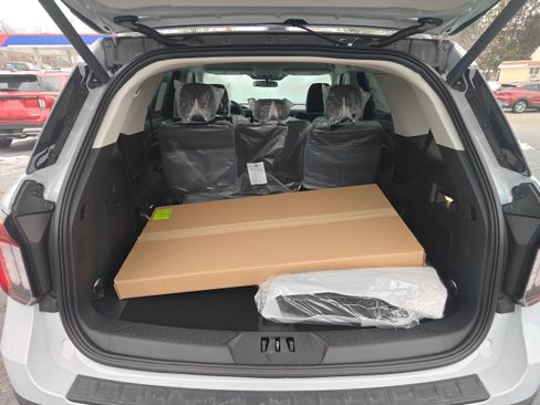 New 2026 Ford Explorer Active w/ Active Comfort Package AWD/4WD image 7