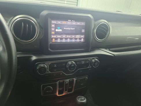 Used 2020 Jeep Wrangler Unlimited Sahara AWD/4WD image 24