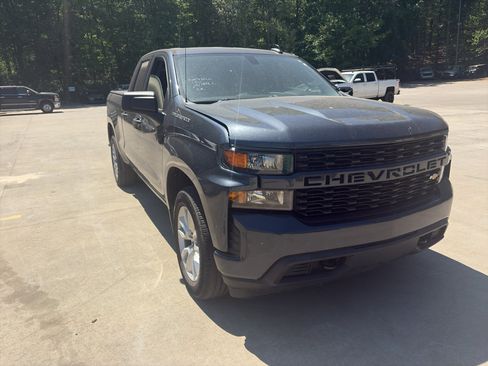Used 2021 Chevrolet Silverado 1500 Custom image 2