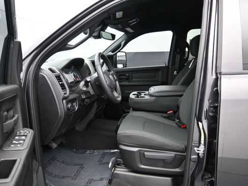 New 2026 RAM 2500 Tradesman AWD/4WD image 17
