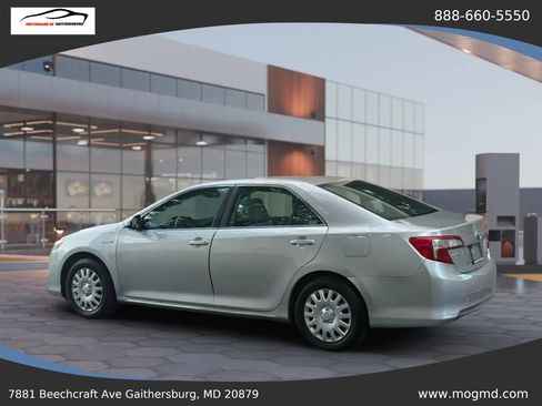 Used 2012 Toyota Camry LE image 4