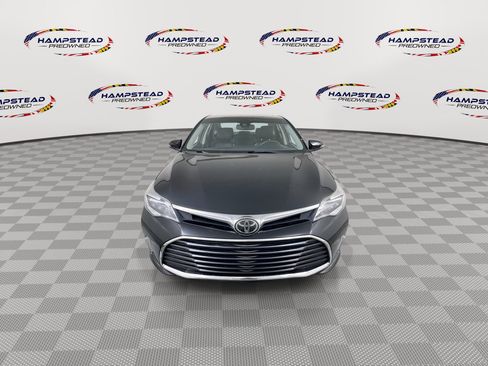 Used 2017 Toyota Avalon XLE Premium w/ All Weather Liner Package FWD image 3