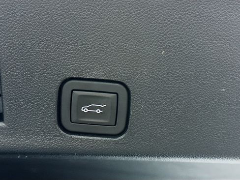 Used 2025 Buick Enclave Preferred image 31