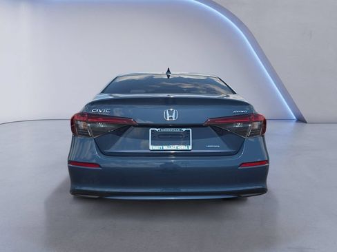 Used 2025 Honda Civic Sport image 4