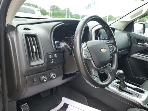 Used 2018 Chevrolet Colorado LT w/ Redline Special Edition AWD/4WD image 18