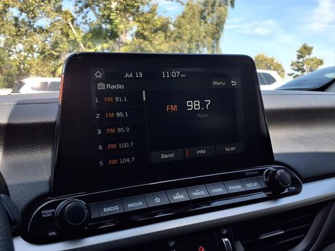 Used 2021 Kia Forte LXS FWD image 8