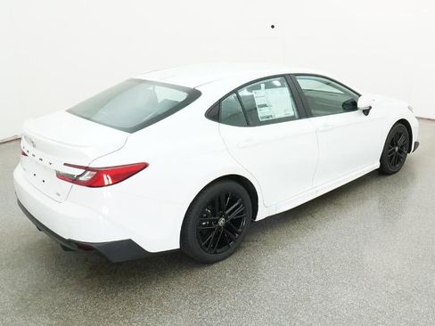 New 2026 Toyota Camry SE image 9