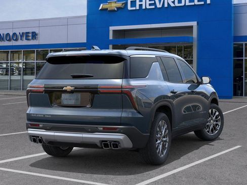 New 2026 Chevrolet Traverse LT w/ Sun and Wheel Package AWD/4WD image 4