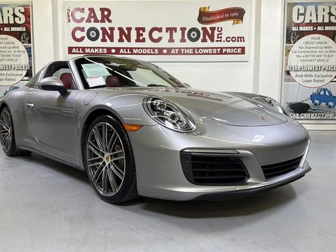 Used 2017 Porsche 911 Carrera AWD/4WD image 3