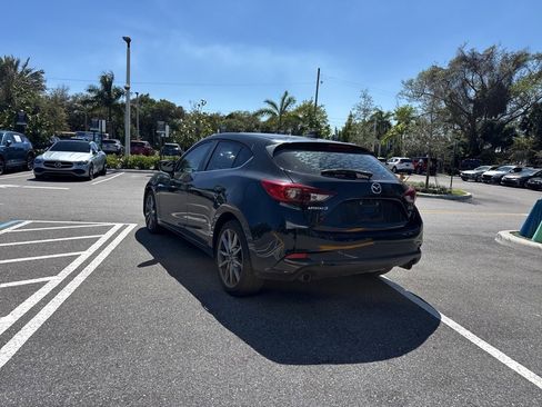 Used 2018 MAZDA MAZDA3 Touring image 7