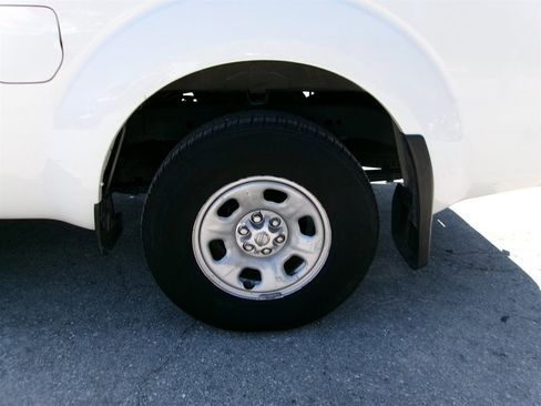 Used 2019 Nissan Frontier S RWD image 11