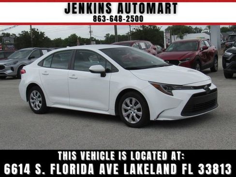 Used 2024 Toyota Corolla LE FWD image 1