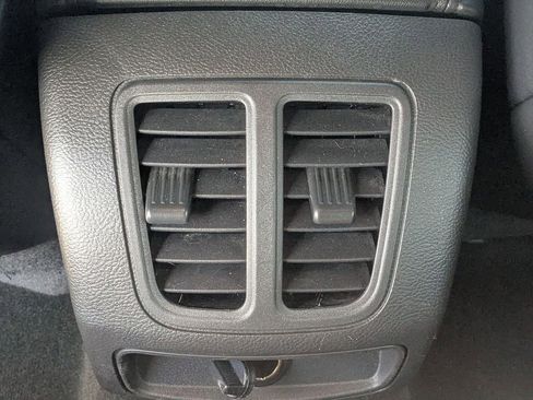 Used 2018 Ford Taurus SEL image 27