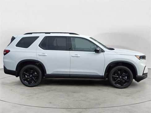 New 2025 Honda Pilot Black Edition image 6