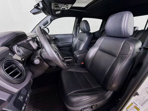 Used 2021 Toyota Tacoma TRD Off-Road w/ TRD Premium Off Road Package image 12