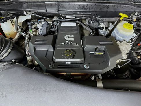 Used 2020 RAM 3500 Laramie image 40