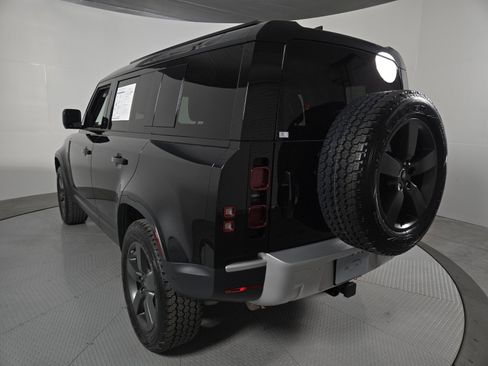 Used 2025 Land Rover Defender 110 S image 7