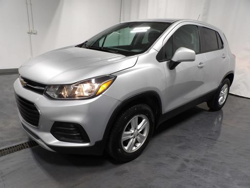 Used 2020 Chevrolet Trax LS w/ Tint and Cruise Package AWD/4WD image 3