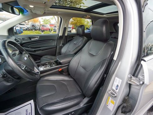 Used 2019 Ford Edge Titanium w/ Equipment Group 301A image 16