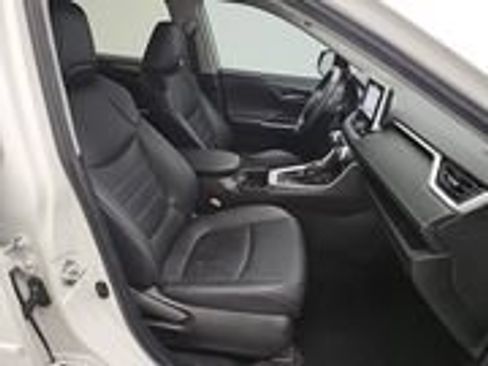 Used 2023 Toyota RAV4 XLE Premium FWD image 7
