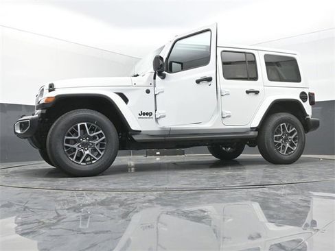 New 2026 Jeep Wrangler Sahara image 38