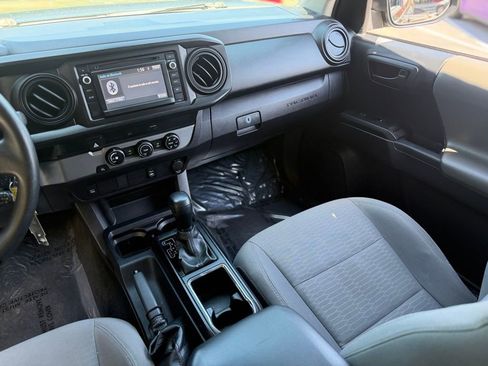 Used 2018 Toyota Tacoma SR image 39