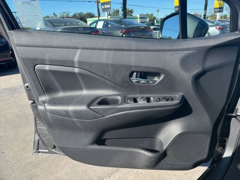 Used 2025 Nissan Versa SV image 18