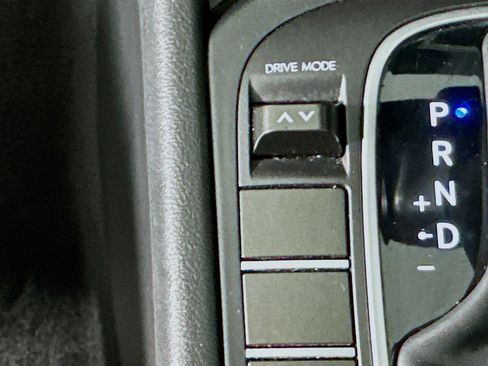 Used 2025 Hyundai Kona SEL FWD image 26