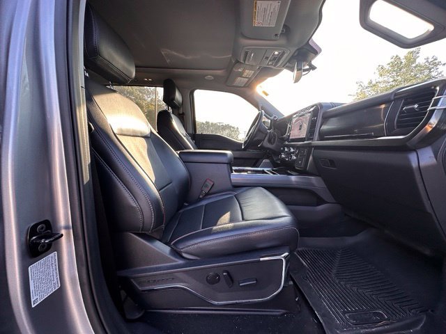 Used 2024 Ford F350 Lariat w/ Lariat Ultimate Package AWD/4WD image 28