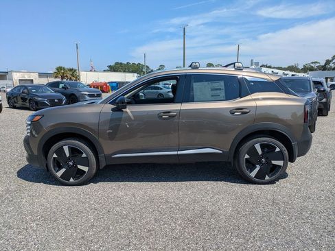 New 2026 Nissan Kicks SR FWD image 6
