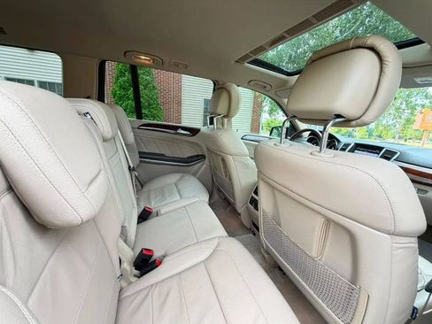 Used 2013 Mercedes-Benz GL 550 4MATIC image 10