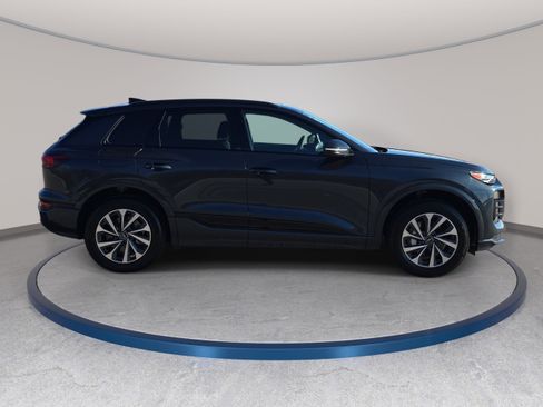 New 2025 Audi Q6 e-tron Premium AWD/4WD image 4