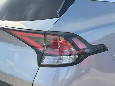 Used 2025 Kia Sportage LX FWD image 10