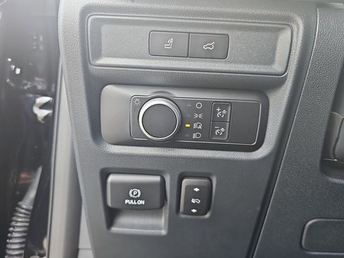 Used 2022 Ford Expedition XLT RWD image 26