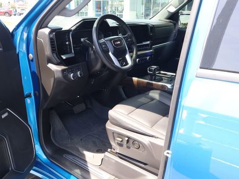 Used 2023 GMC Sierra 1500 Elevation w/ Elevation Premium Package AWD/4WD image 11